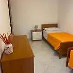 Nyaraló Gloria *